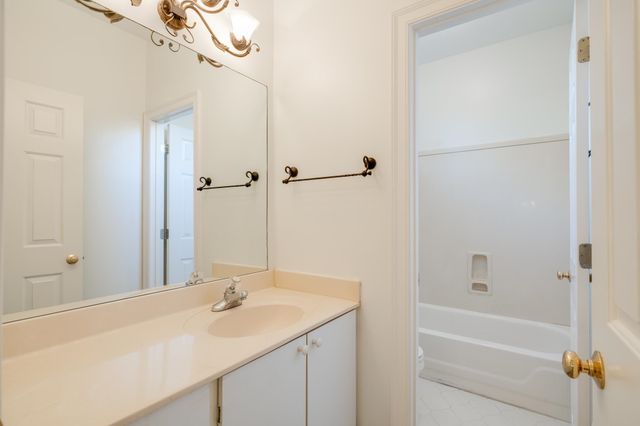 918 HARBOR VIEW DR, Memphis, TN 38103