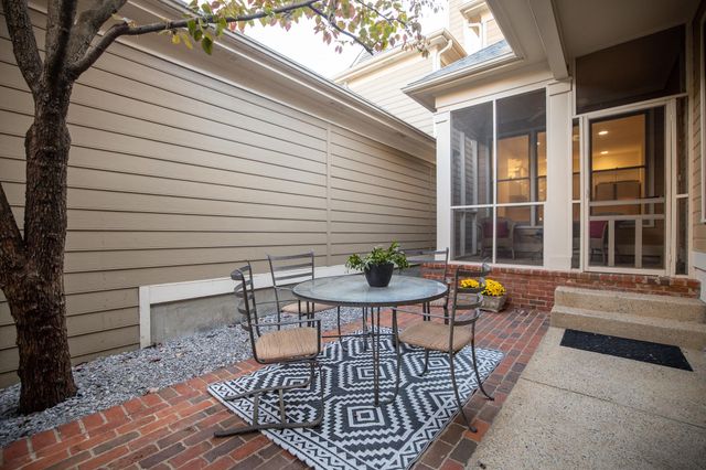 918 HARBOR VIEW DR, Memphis, TN 38103