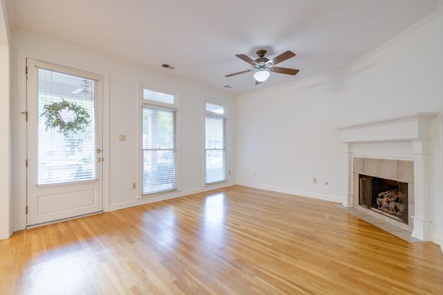 918 HARBOR VIEW DR, Memphis, TN 38103