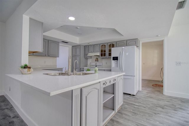 15715 ALMONDWOOD DRIVE, Tampa, FL 33613