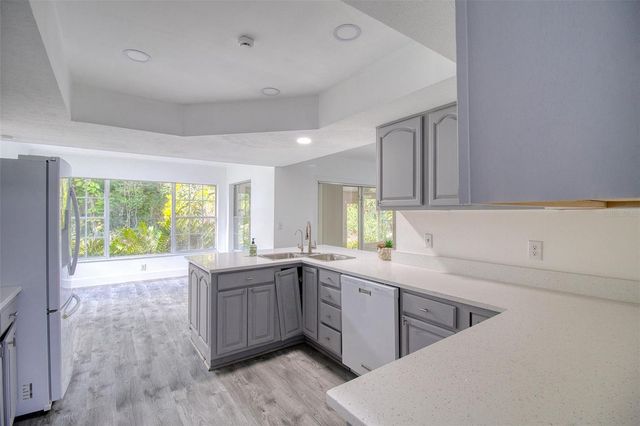 15715 ALMONDWOOD DRIVE, Tampa, FL 33613