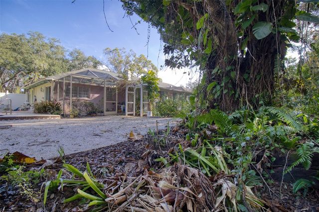 15715 ALMONDWOOD DRIVE, Tampa, FL 33613