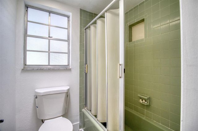 15715 ALMONDWOOD DRIVE, Tampa, FL 33613