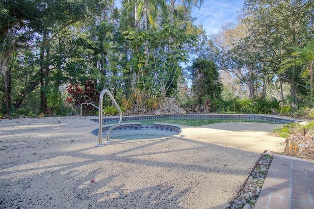 15715 ALMONDWOOD DRIVE, Tampa, FL 33613