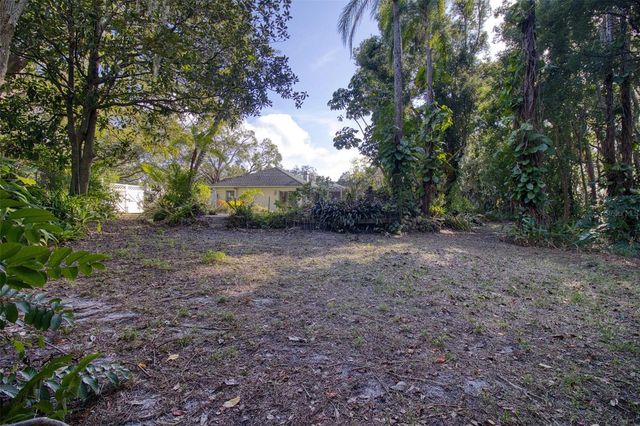 15715 ALMONDWOOD DRIVE, Tampa, FL 33613