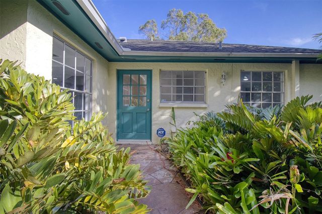 15715 ALMONDWOOD DRIVE, Tampa, FL 33613