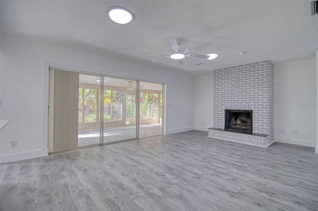 15715 ALMONDWOOD DRIVE, Tampa, FL 33613