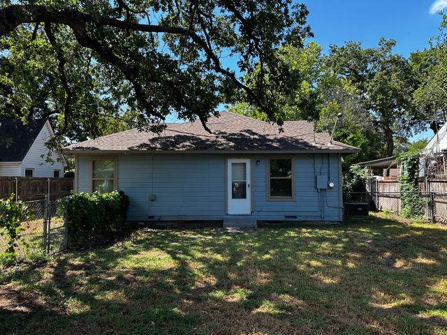 3417 Clary Avenue, Fort Worth, TX 76111
