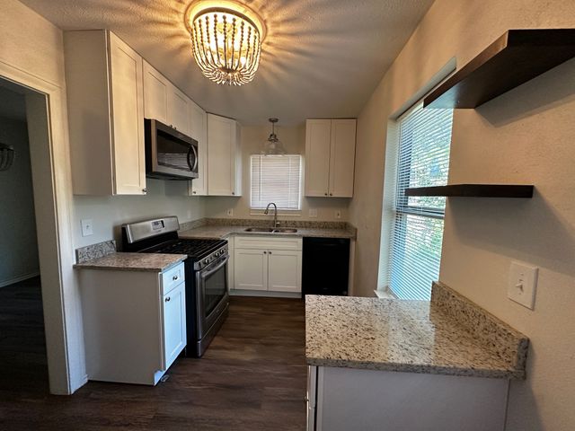 3417 Clary Avenue, Fort Worth, TX 76111