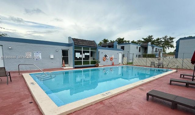 160 SW 30th Ave 109A, Miami, FL 33135