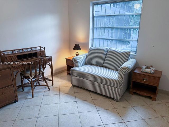 160 SW 30th Ave 109A, Miami, FL 33135