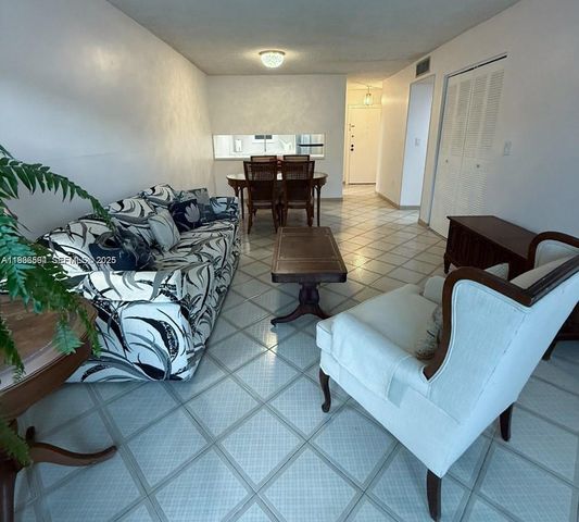 160 SW 30th Ave 109A, Miami, FL 33135