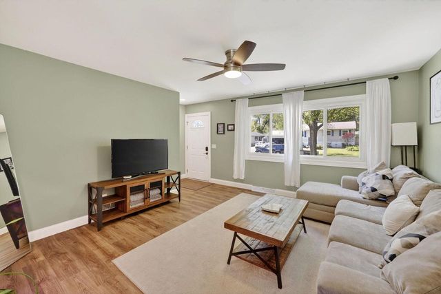 1809 Rae Lane, Madison, WI 53711