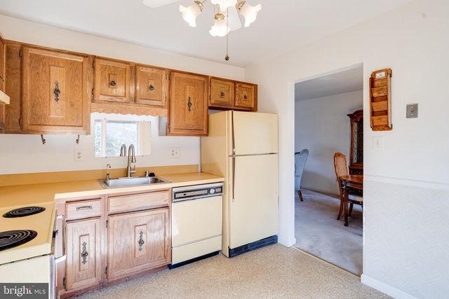 8907 LENNINGS LN, Baltimore, MD 21237