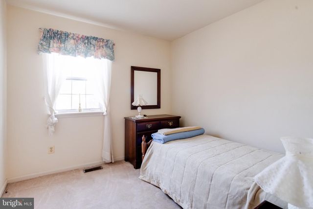 8907 LENNINGS LN, Baltimore, MD 21237