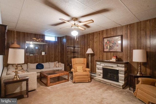 8907 LENNINGS LN, Baltimore, MD 21237