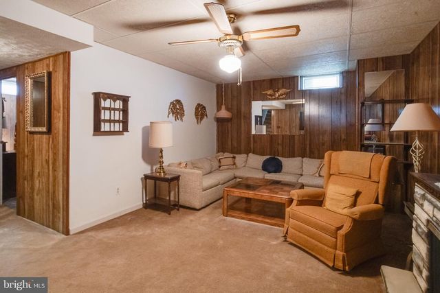 8907 LENNINGS LN, Baltimore, MD 21237