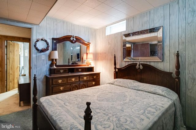 8907 LENNINGS LN, Baltimore, MD 21237