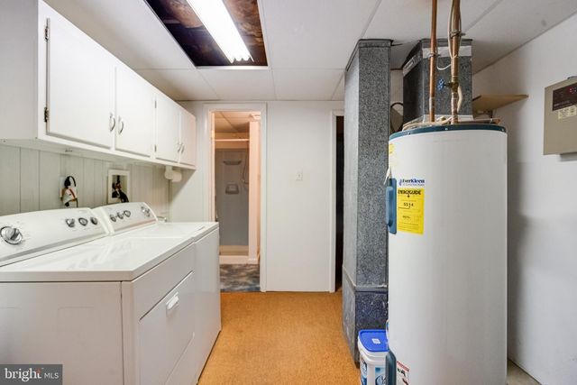 8907 LENNINGS LN, Baltimore, MD 21237