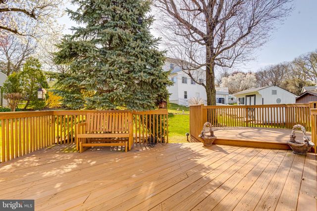 8907 LENNINGS LN, Baltimore, MD 21237