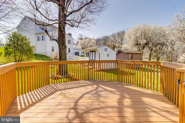 8907 LENNINGS LN, Baltimore, MD 21237