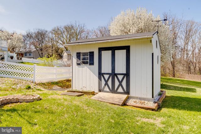 8907 LENNINGS LN, Baltimore, MD 21237