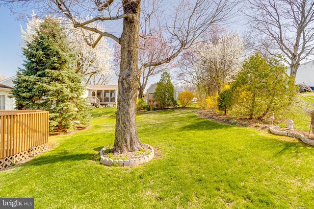 8907 LENNINGS LN, Baltimore, MD 21237