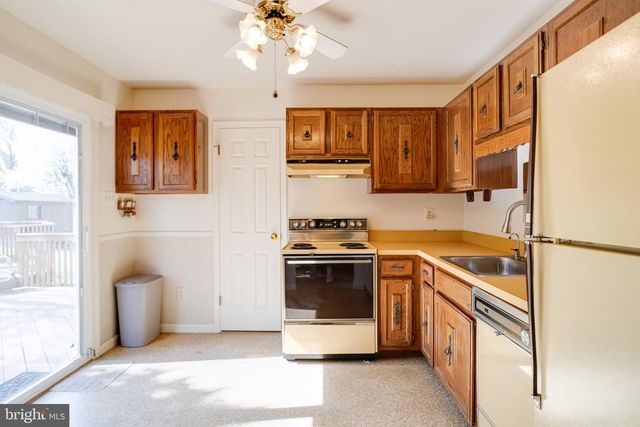 8907 LENNINGS LN, Baltimore, MD 21237