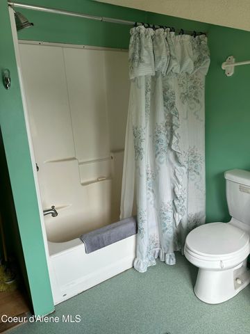 104 Cat Rd, Priest River, ID 83856