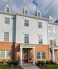 110 3rd St, Oakmont, PA 15139