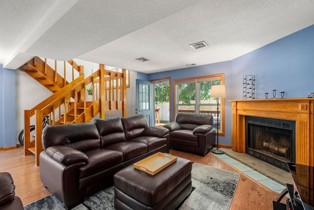 1292 Commercial St 1292, Weymouth, MA 02189