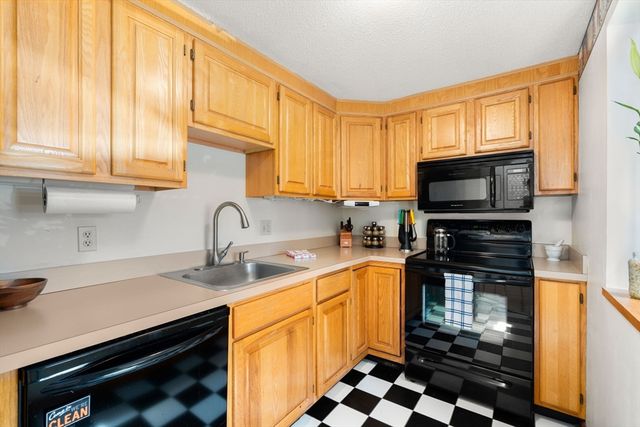1292 Commercial St 1292, Weymouth, MA 02189