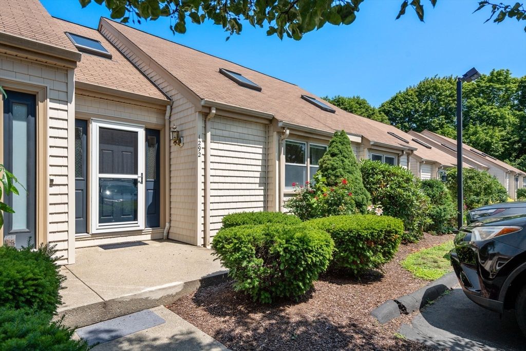 1292 Commercial St 1292, Weymouth, MA 02189