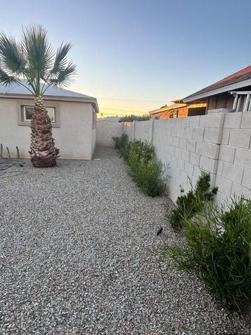 8233 N 29th Avenue, Phoenix, AZ 85051