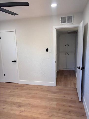 8233 N 29th Avenue, Phoenix, AZ 85051