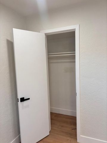 8233 N 29th Avenue, Phoenix, AZ 85051