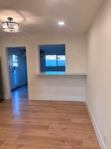 8233 N 29th Avenue, Phoenix, AZ 85051