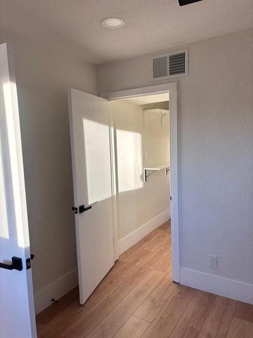 8233 N 29th Avenue, Phoenix, AZ 85051