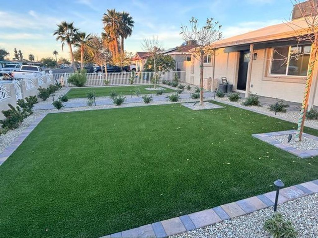 8233 N 29th Avenue, Phoenix, AZ 85051