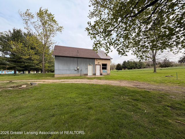 23950 15 Mile Road, Bellevue, MI 49021