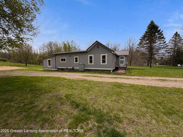 23950 15 Mile Road, Bellevue, MI 49021