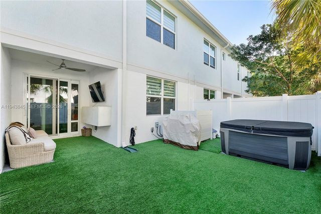 1827 Sandpiper Pointe Pl, Deerfield Beach, FL 33442