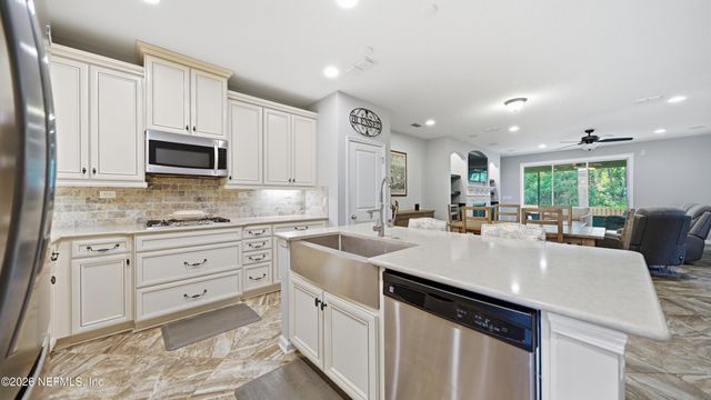 3435 SHINNECOCK Lane, Green Cove Springs, FL 32043