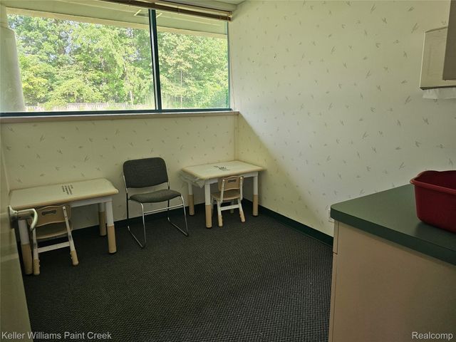 4020 Venoy 1100, Wayne, MI 48184