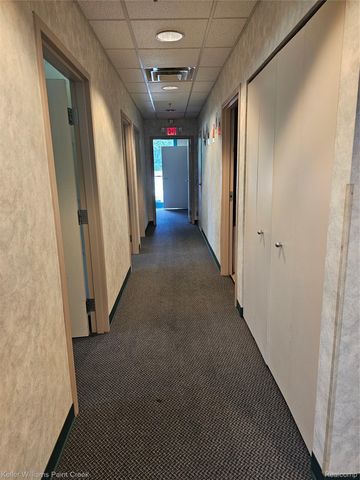 4020 Venoy 1100, Wayne, MI 48184