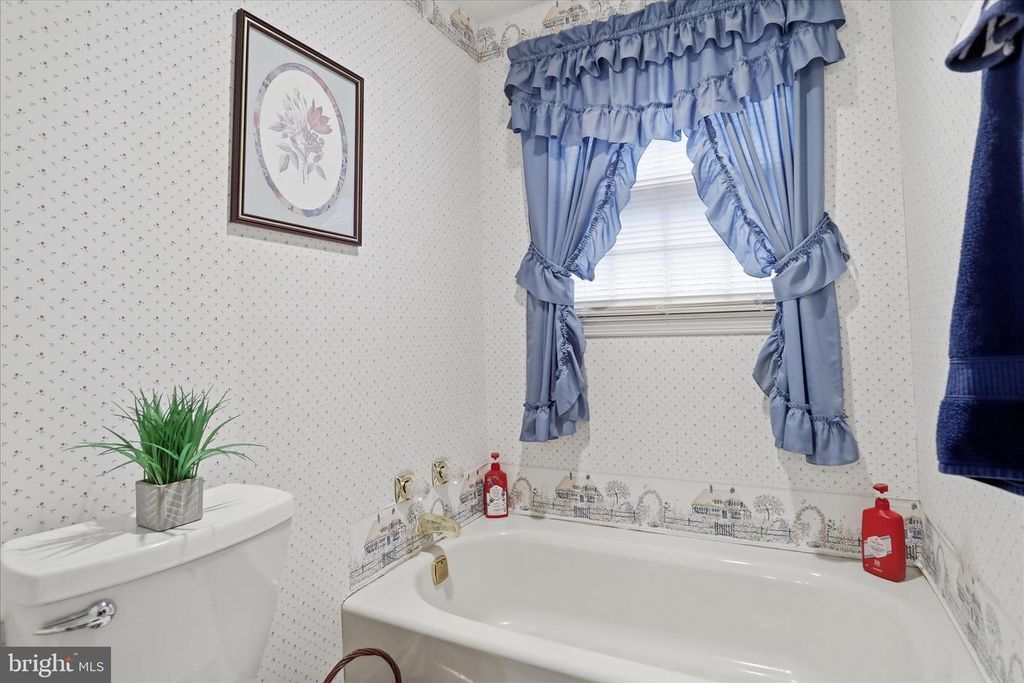 Image 40 of property listing at 12819 WOODBINE RD SW, Cresaptown, MD 21502