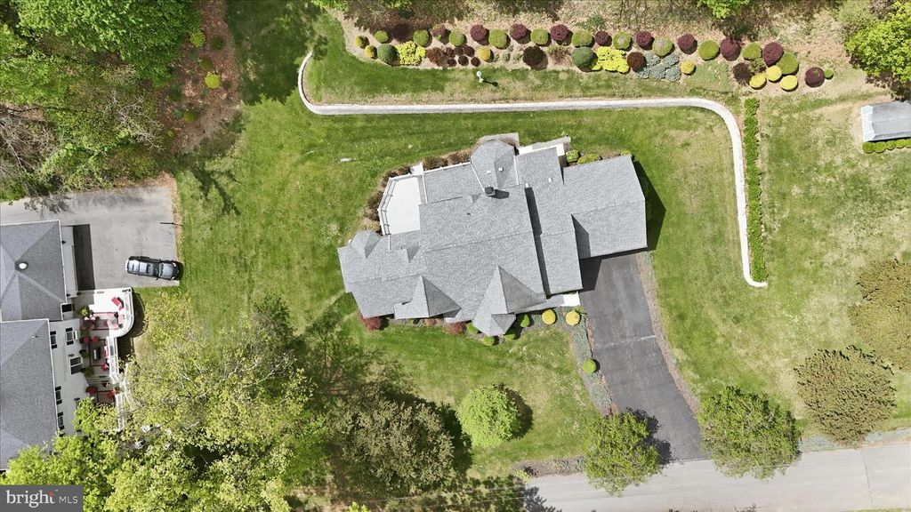 Image 8 of property listing at 12819 WOODBINE RD SW, Cresaptown, MD 21502