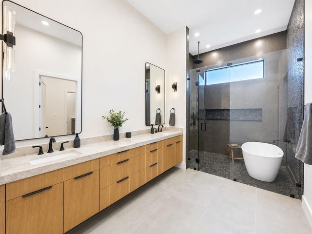 205 Waters View CT, Dripping Springs, TX 78620