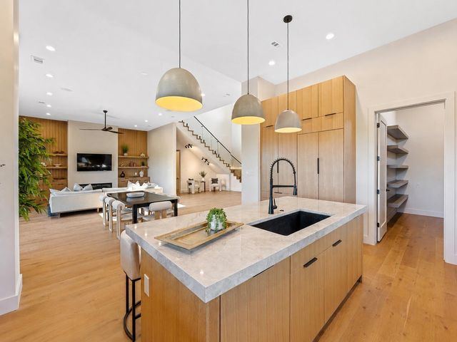 205 Waters View CT, Dripping Springs, TX 78620