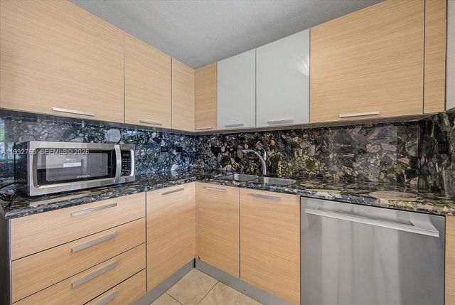 2451 Brickell Ave 4F, Miami, FL 33129